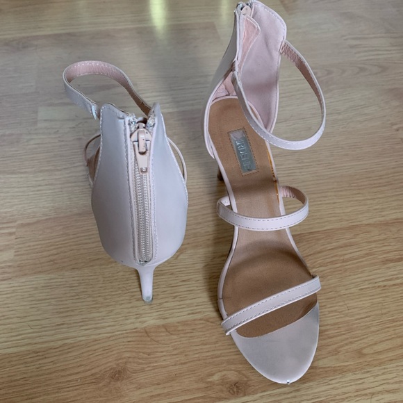 Pink strappy heels - Picture 3 of 3